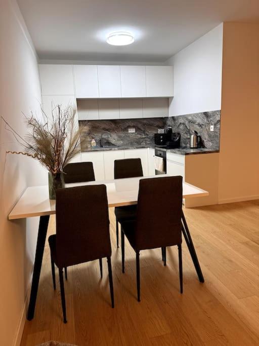 Danubius 1805 Apartment Братислава Екстериор снимка