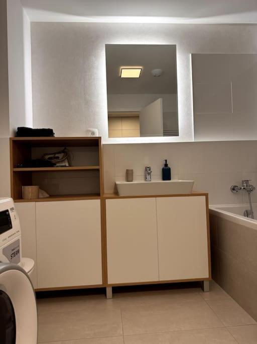Danubius 1805 Apartment Братислава Екстериор снимка