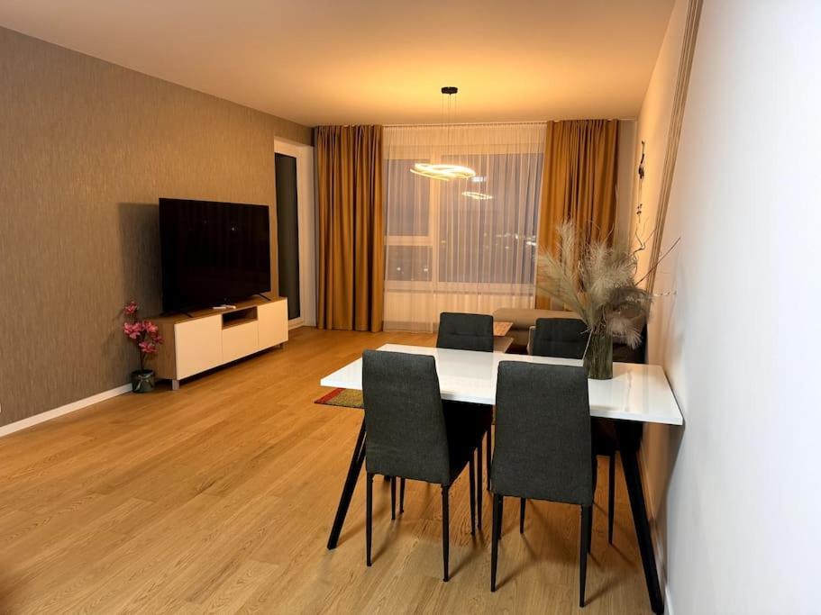 Danubius 1805 Apartment Братислава Екстериор снимка